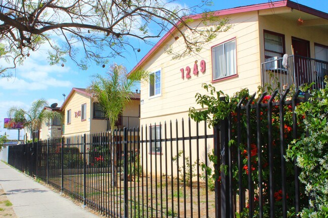 Photo - 7243 Vineland Apts