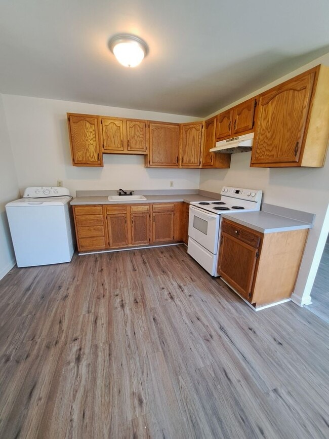 Photo - 545 McLean St