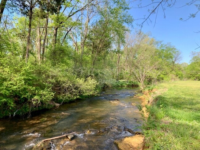 Creekside Apartments