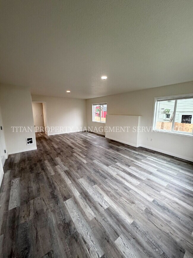 Photo - 1135 13th St NE Unidad #1