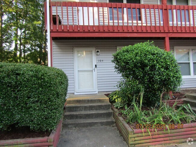 Building Photo - South Virginia Beach Barberton Rental