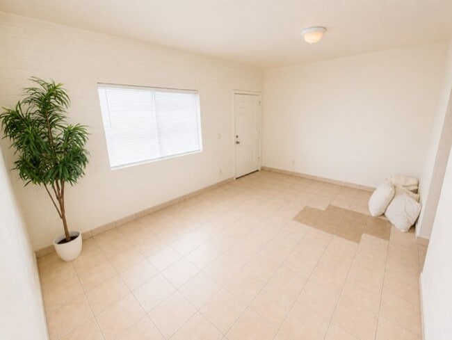 Photo - 1229 W Pierce St Unit 2