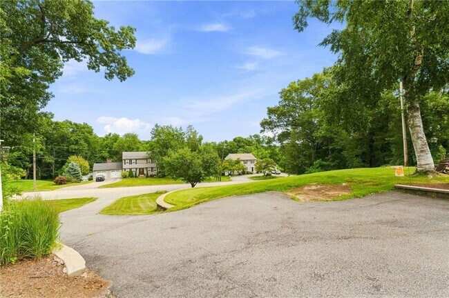 84 Kimberly Ln