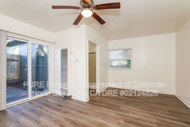 Building Photo - 2107 Montgomery Dr