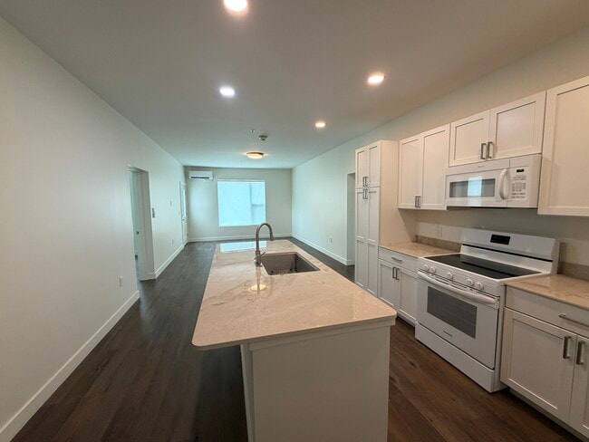 Kitchen - The Reserve at Maryland Avenue
