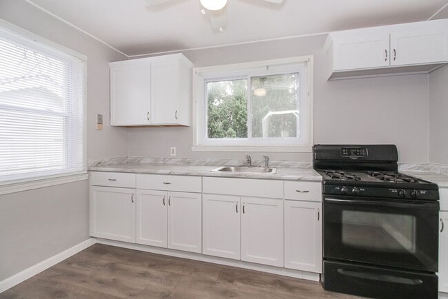 Photo - 3822 W 133rd St Unit Rear