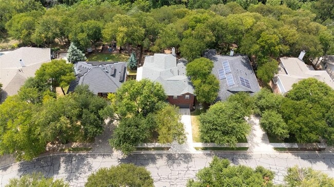 Photo - 1905 Creek Crest Way