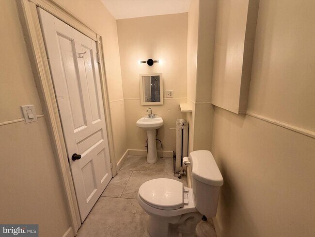 Photo - 4718 Hazel Ave Unit 2