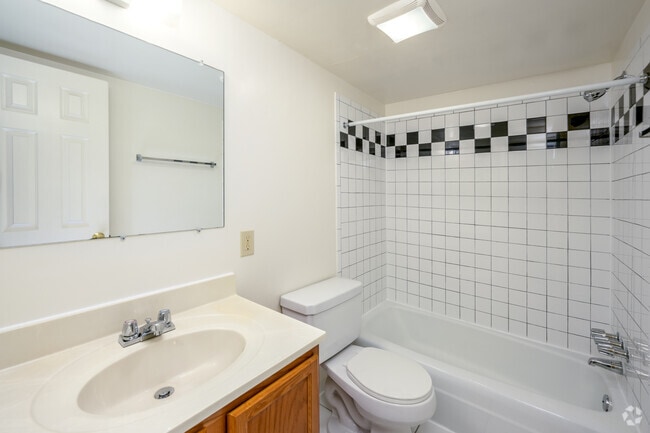2 habitaciones, 1 baño - 912 pies cuadrados - Baño