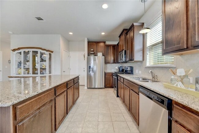 Building Photo - Modern Luxury Awaits in Buda – Stylish 4/B... Rental