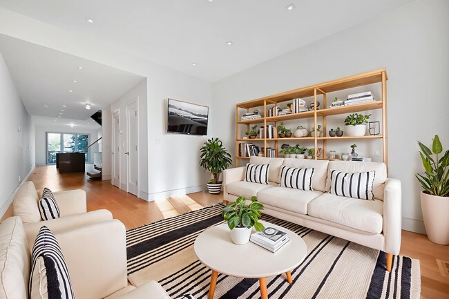 Building Photo - 122 Jefferson St