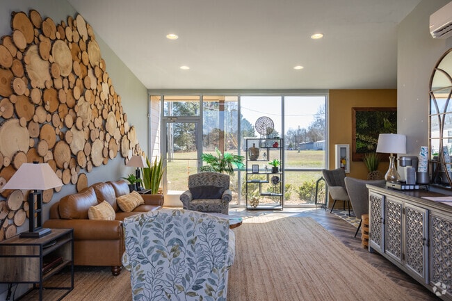 Oficina de arrendamiento - Highridge MHC