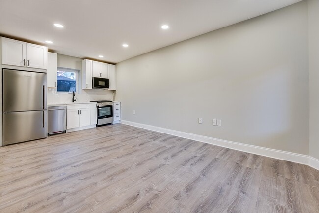 Photo - 172 MALLORY Ave Unit 4