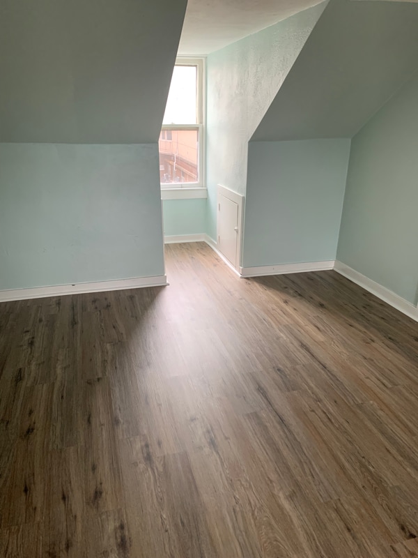 Photo - 142 S Union St