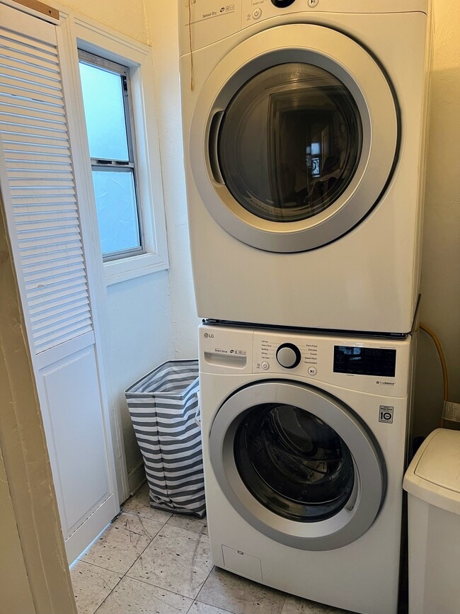 Photo - 453 N Orange Grove Ave Unidad 455.5