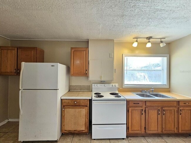 Photo - 3330 Jean Ave