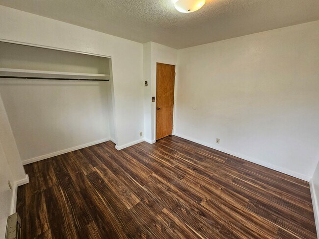 Photo - 602 1/2 2nd St. Unidad A