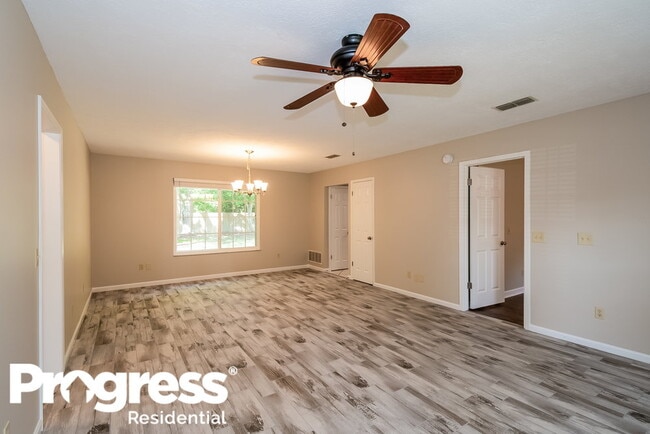 Photo - 2383 Dundee Ct E