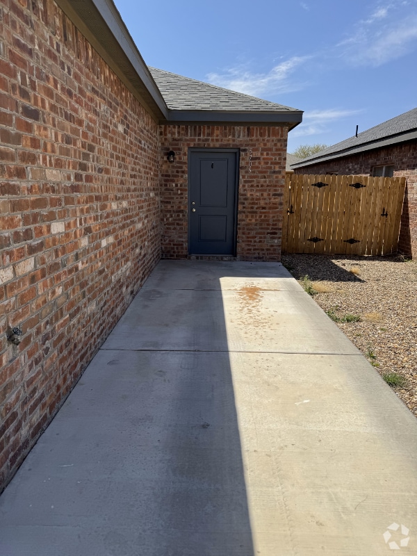 Building Photo - 5705 Kemper St Rental