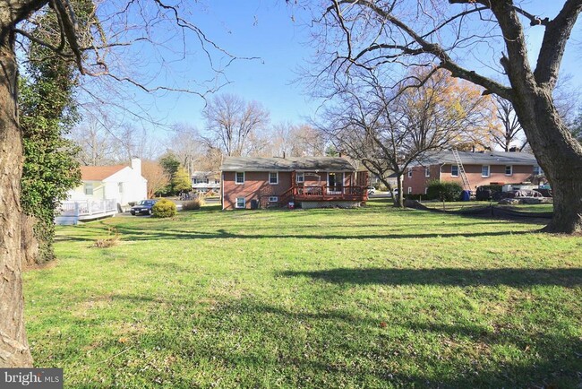 4218 University Dr