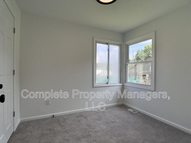 Photo - 247 E Fremont St