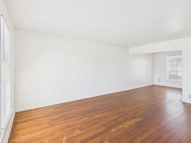 Photo - Cute 2 bed 1 bath with a basement you don't want to miss!