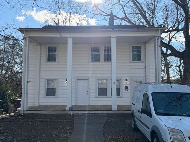 Building Photo - 820 Wood St Unit WS820