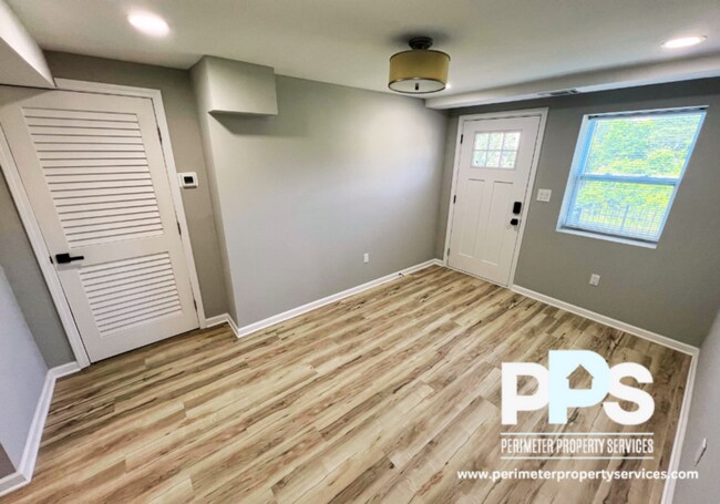 Photo - 605 Paines Ave NW