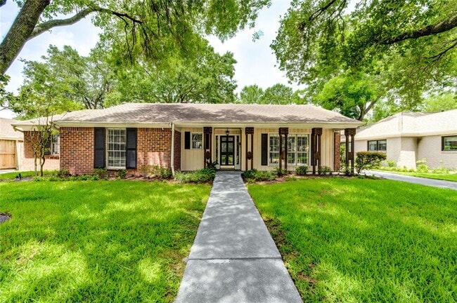 Photo - 2602 Briarbrook Dr House