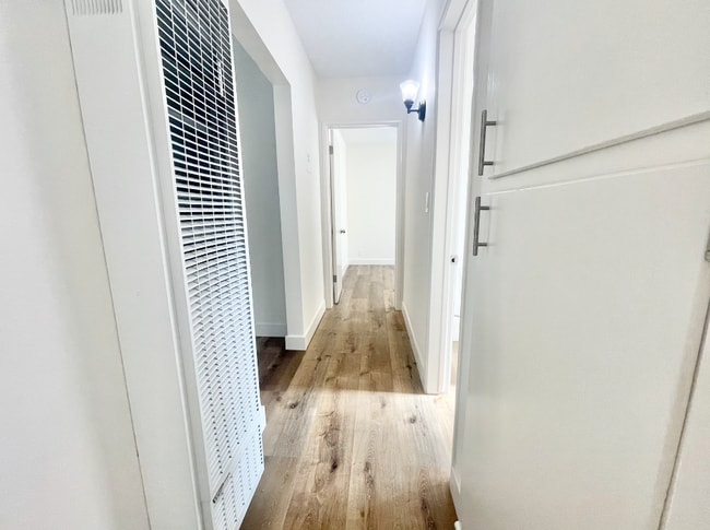 Photo - 4341 W 169th St Unidad B