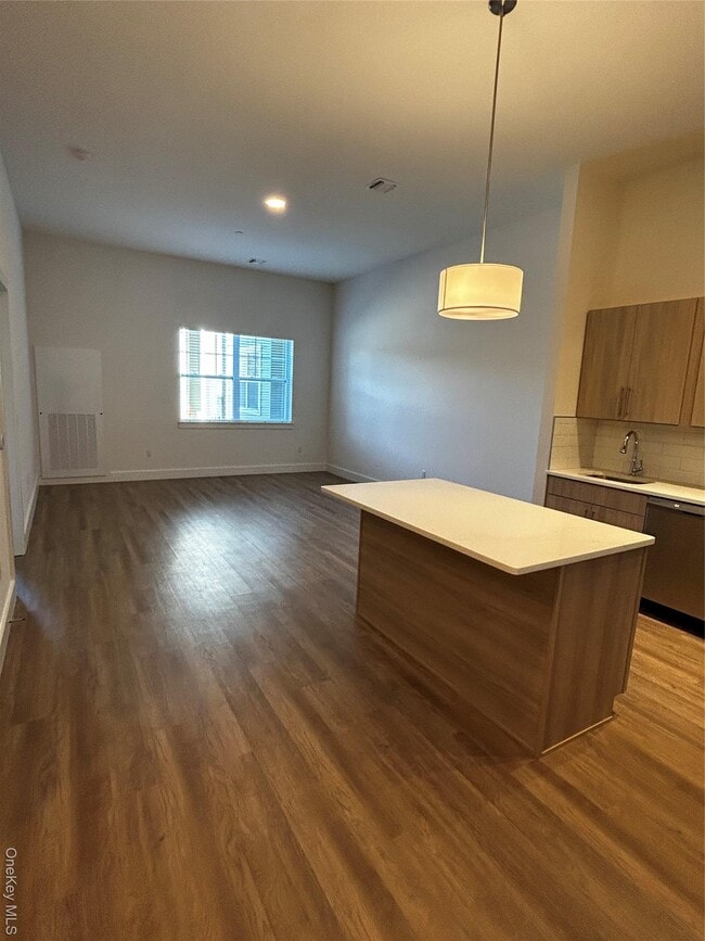 Photo - 4180 Sunrise Hwy