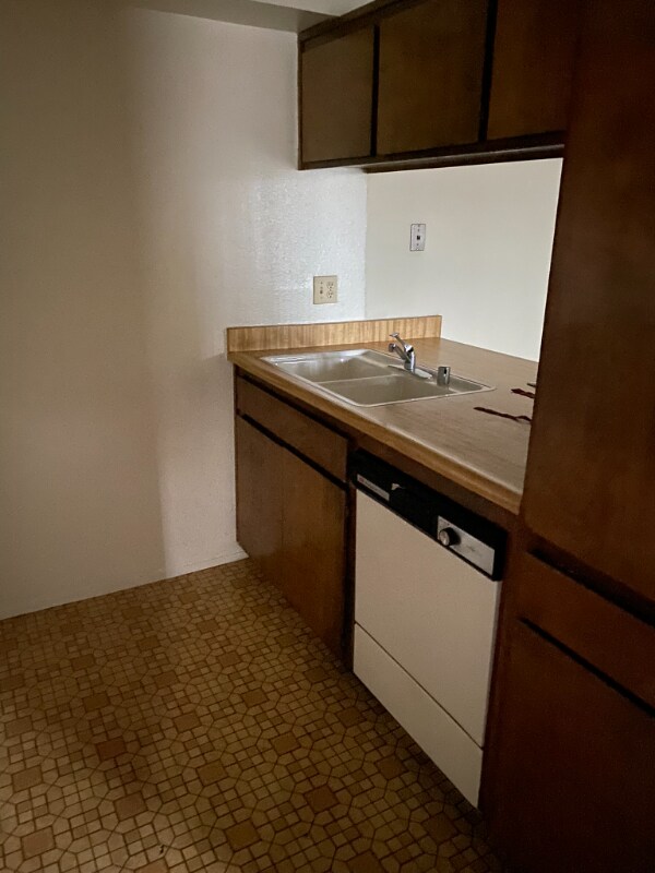 2401 Christmas Tree Ln Apartment Bakersfield, CA