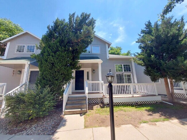 Building Photo - 2080 S Josephine St Unit 4
