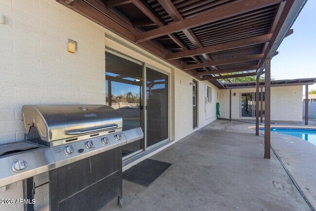 Photo - 1874 E Geneva Dr