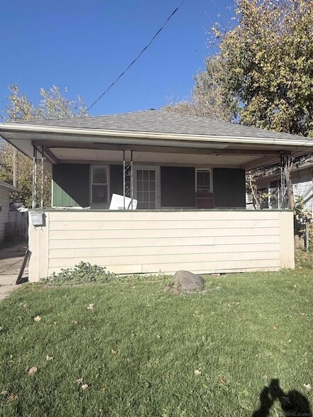 Building Photo - 836 Victoria Ave