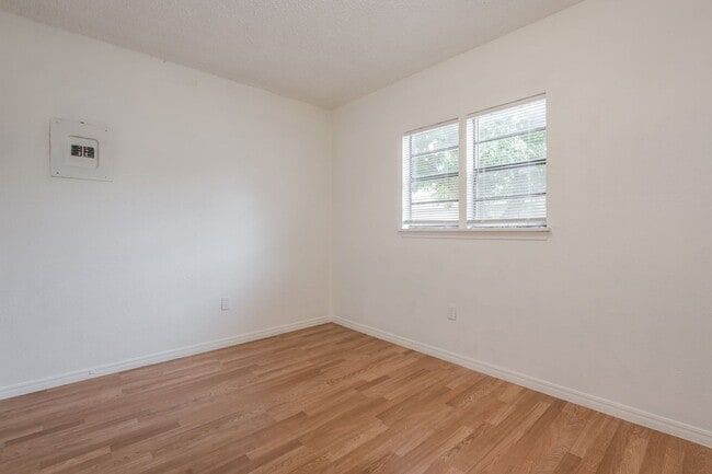 Building Photo - 209 N Mississippi St Unit 209 N Mississippi #B