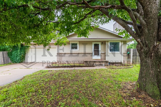 Photo - 2013 N Parkridge Ct