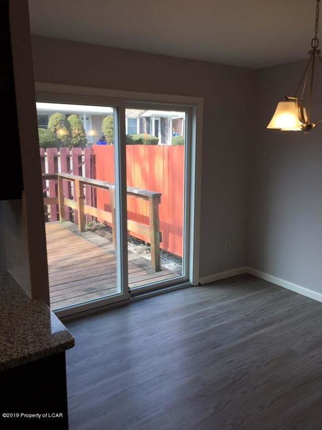 Photo - 137 Haverford Dr