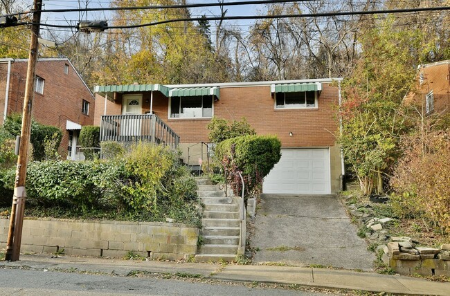 Charming 3-Bedroom Ranch in Wilkinsburg - Charming 3-Bedroom Ranch in Wilkinsburg House