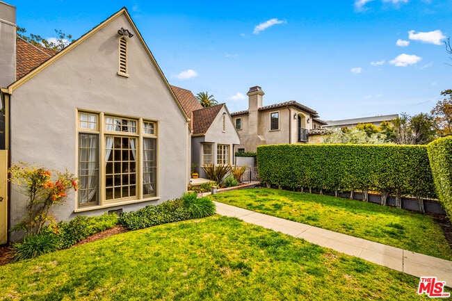 Photo - 650 S Gretna Green Way