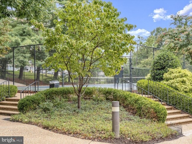 Building Photo - 5500 Holmes Run Pkwy Unit 1517