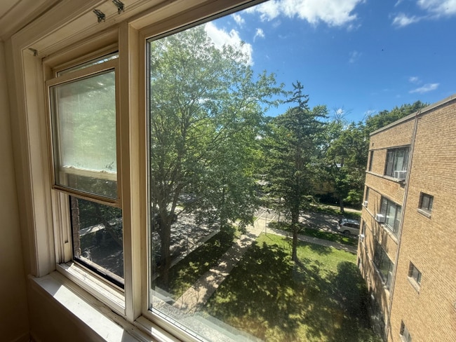 Photo - 2950 W Arthur Ave Unidad 3