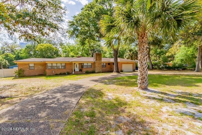 Photo - 1040 Penman Rd