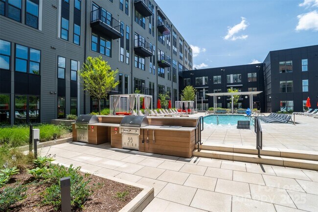 Photo - 3305 South Blvd Unit B3