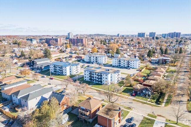 Photo - 195-210 5th Ave