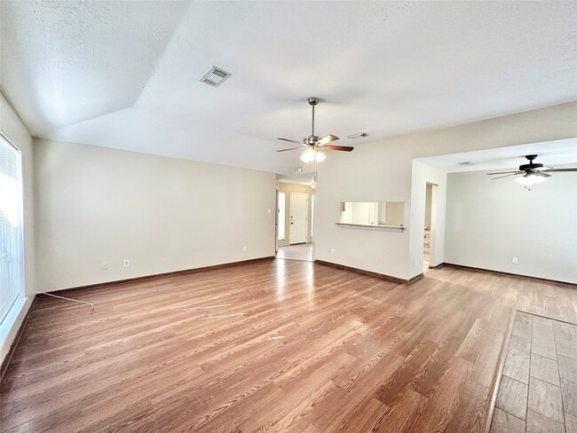 Photo - 21706 Nickerton Ln