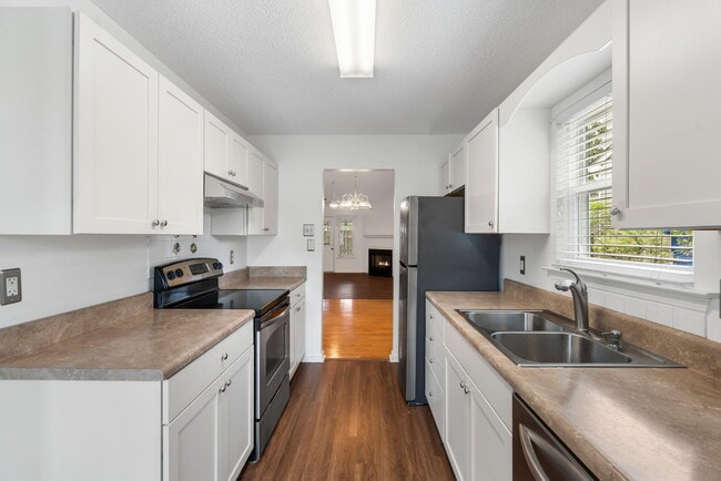 Photo - 115 Chloe Ln