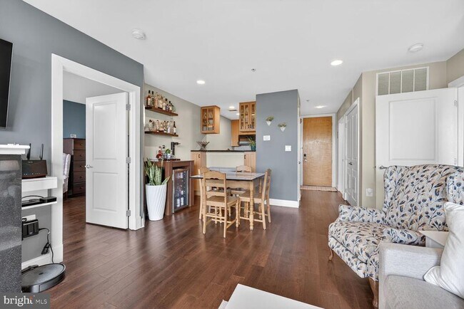 Photo - 1200 N Hartford St Unidad 307