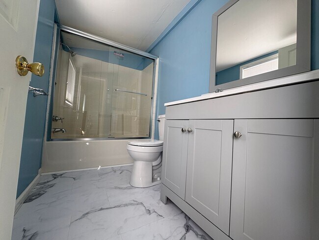 Photo - Leasing Special: two weeks free rent! Spac... Unit 1143