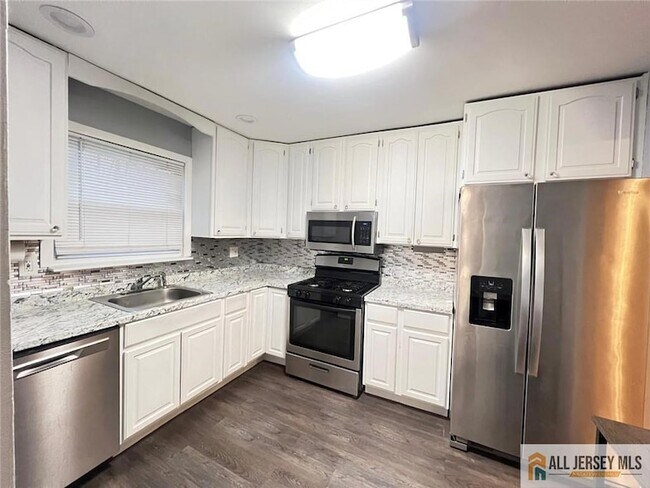 406 Cranbury Rd Unit 7